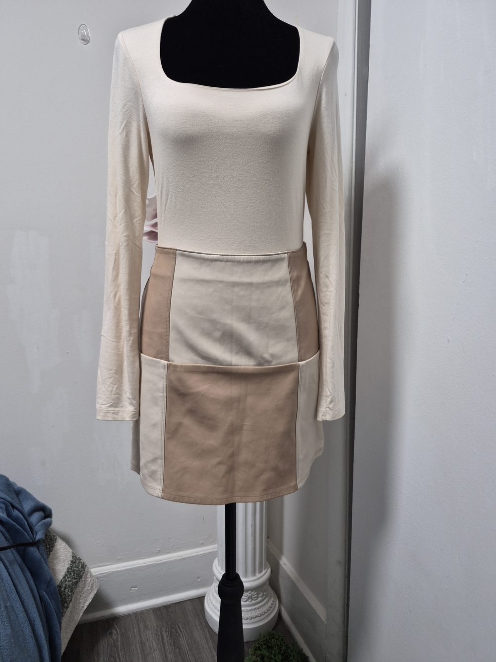 Hollister Cream and Tan Colorblock Mini Skirt